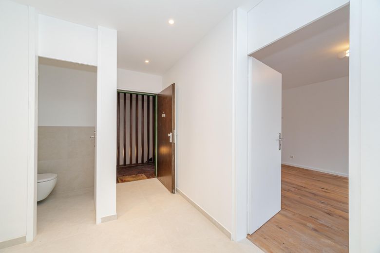 Luminoso y modernizado piso de 3 habitaciones: 2 balcones, completamente modernizado en Múnich-Neubiberg – Foto 5