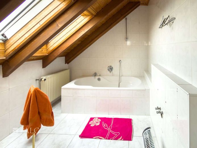 Mehr Raum fürs Leben - vielseitiges Zuhause mit Wintergarten und Einliegerpotenzial – DG - Badezimmer