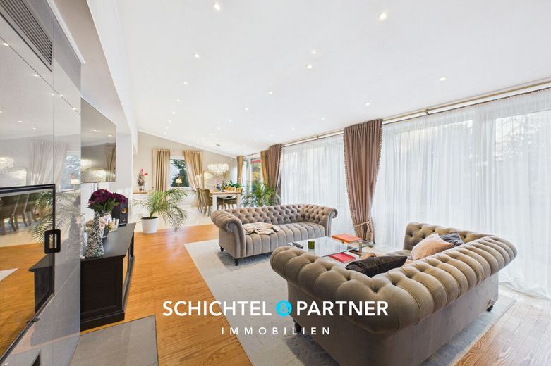 Osterholz | Hochwertig saniertes Einfamilienhaus mit großem Garten – S&amp;P | Wohnbereich