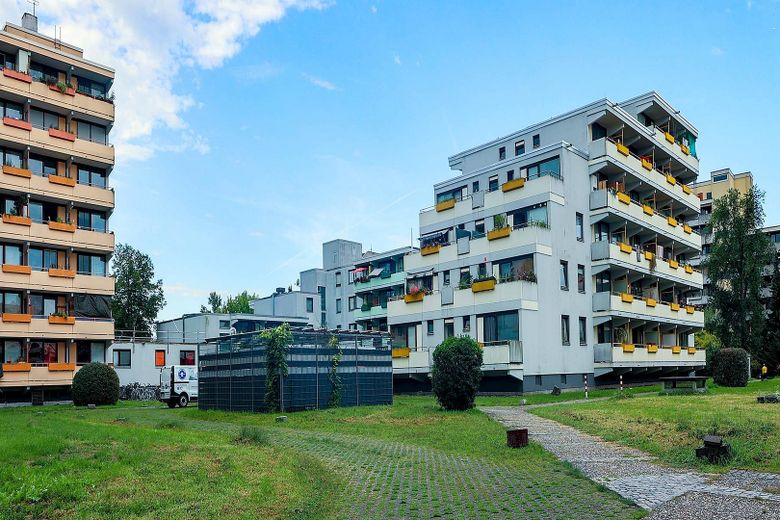 Commission-free 2-room apartment with balcony & garage in Konstanz – Zugangsweg