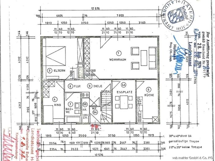 Ruhig gelegenes Einfamilienhaus mit Einliegerwohnung und großem Grundstück in Oberkotzau – Erdgeschoss.
