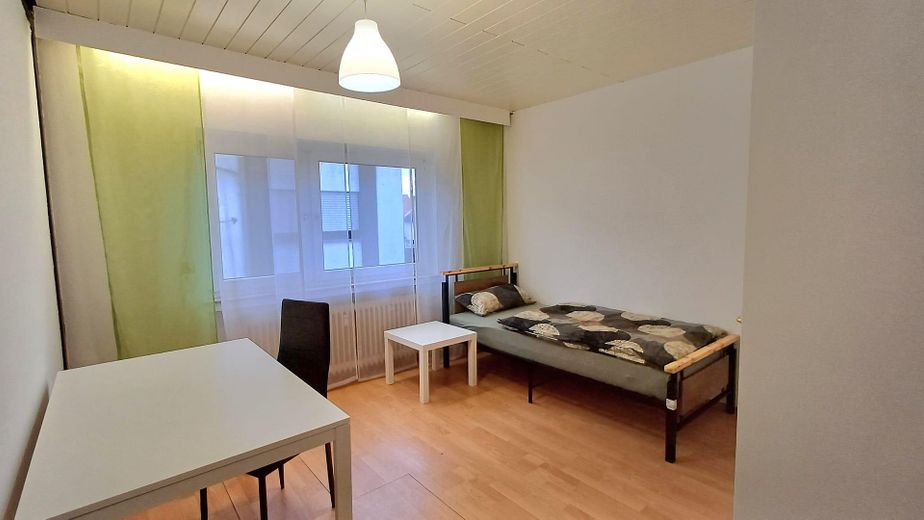 Limburg Linter में बालकनी वाला 3 कमरों का अपार्टमेंट – फोटो 1