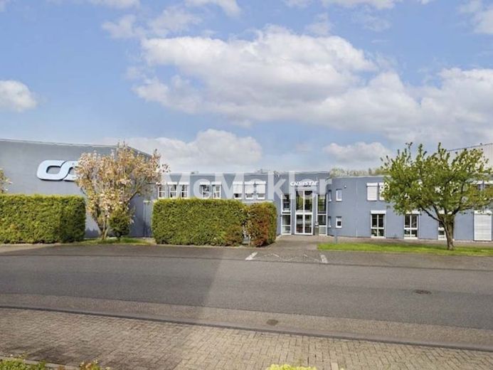 Bezugsfreies Bürogebäude + Baugrundstück für Eigennutzer oder Kapitalanleger in Köln-Ossendorf – Foto 1