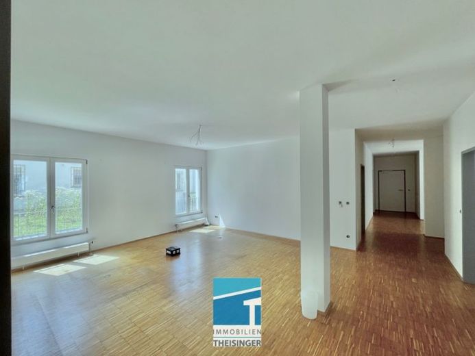 IN'de, Donaustraße'de asansörlü aydınlık ofis/muayenehane odaları. Bina önünde park fişiyle park etmek mümkündür! – Foto 1