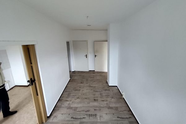 renovierte 1,5 Zimmerwohnung / Küche / Diele / Bad in Bad Sülze zu Vermieten