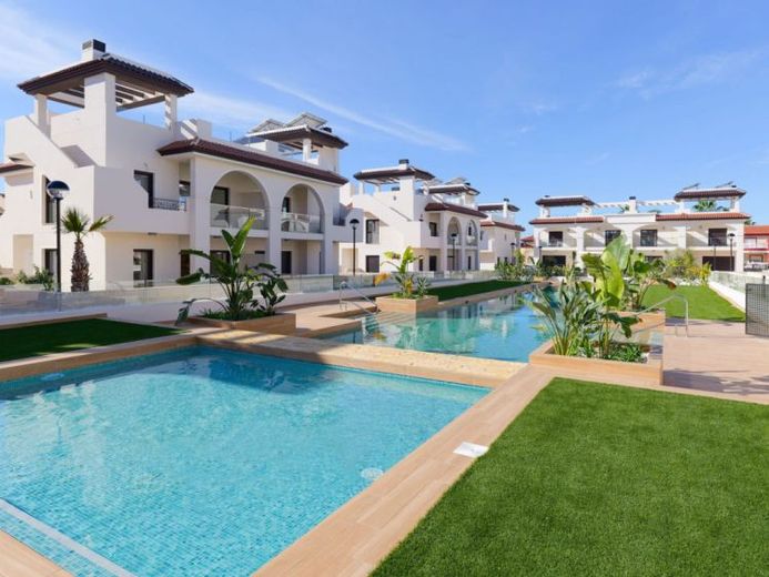 Schöne Wohnung mit großem Pool – Foto 1