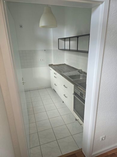 Newly renovated/refurbished, bright two-room apartment with a quiet southwest-facing balcony in Stadtfeld-Ost – Küche