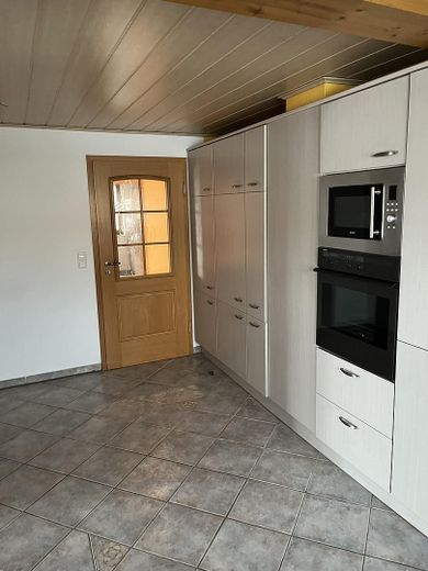 Spazio abitativo per tutti - 5 locali, 170 m², 2 bagni, stufa svedese, balcone, vista – Küche