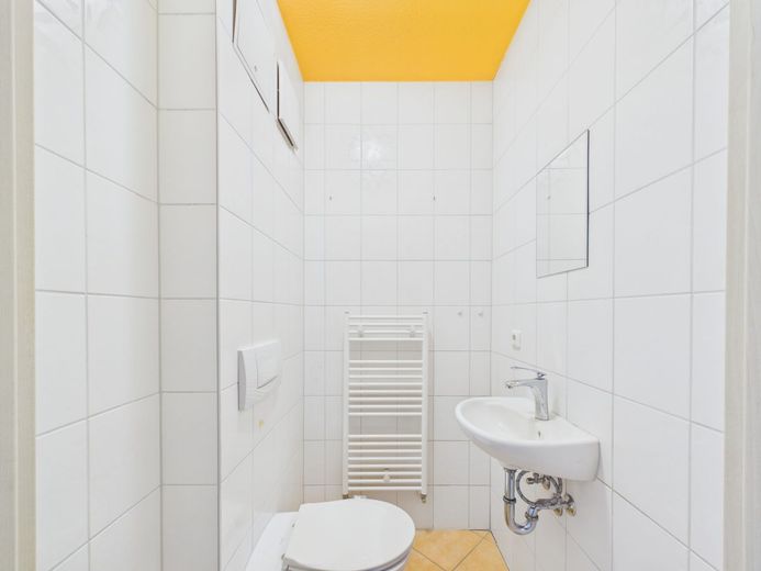 Einfamilienhaus mit 5 Zimmern in der Nähe der Sreewaldstadt Lübben – Gäste WC EG