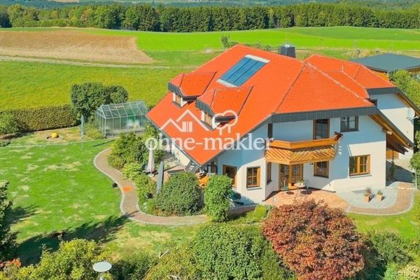 Repräsentatives A+ Landhaus mit ELW auf parkähnlichem Grundstück