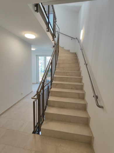 Prima occupazione: nuovo appartamento di 1 locale con cucina attrezzata, balcone esposto a sud e vista sul parco, vicino alla metropolitana e alla S-Bahn di Feldmoching – Foto 4
