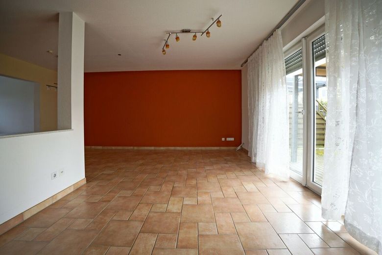 Sofort verfügbar: Gut geschnittenes Reihenmittelhaus in Langenhagen - Kaltenweide zu verkaufen! – Wohnzimmer - Ansicht III