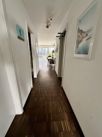Stylisches Loft mit großer Terrasse – Flur