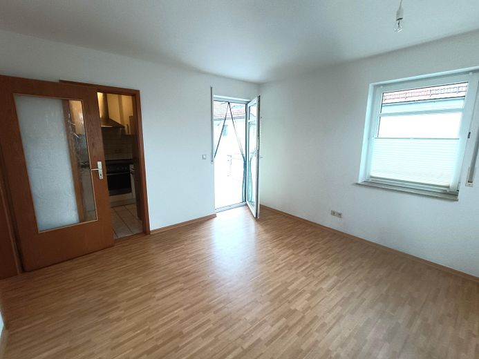 Dresden-Cotta – prov.frei, ruhige, mod. 1 Zi.-Whg. mit Balkon, sep. Küche mit Einbauten u. TG Stpl. – Apartment