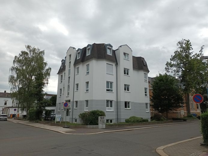2 sonnige WE (5% Rendite) TOP gepflegt, Balkon, Aufzug, ruhig und trotzdem mitten in Zwickau! – Amalienstr./L.-Streit-Str.