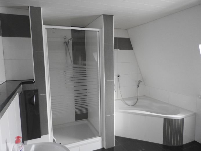 Langenau Göttingen Provisions FREIE 3,5 Zimmer Wohnung 2 OG Letzte Wohnung – Bad