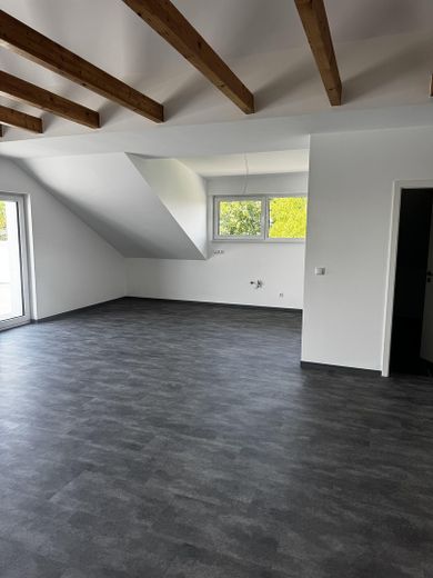 Wohnen mit Stil: Penthouse-Wohnen im Grünen – 4-Zimmer-Dachgeschosswohnung mit ca. 144 m² – Küchennische