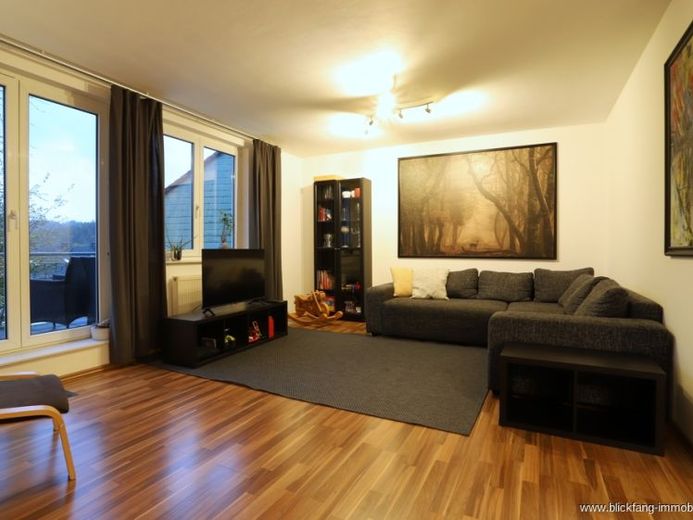 EG-Wohnung (Hochparterre) zu 83 qm, Balkon, 3 Zim., Einbauküche, Abstellraum, Stellpl. in Arnsberg! – Zdjęcie 1