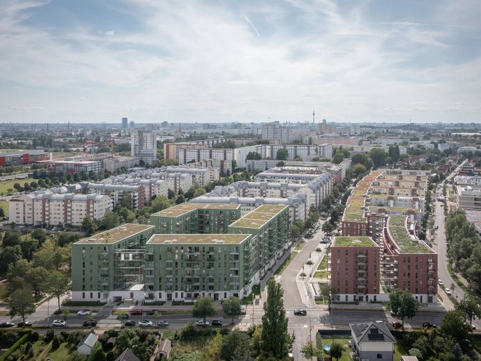 Moderne 3-Zimmer-Wohnung mit EBK und ZWEI BALKONEN im Neubauquartier 'Ferdinand's Garden' – Quartier aus der Vogelperspek…