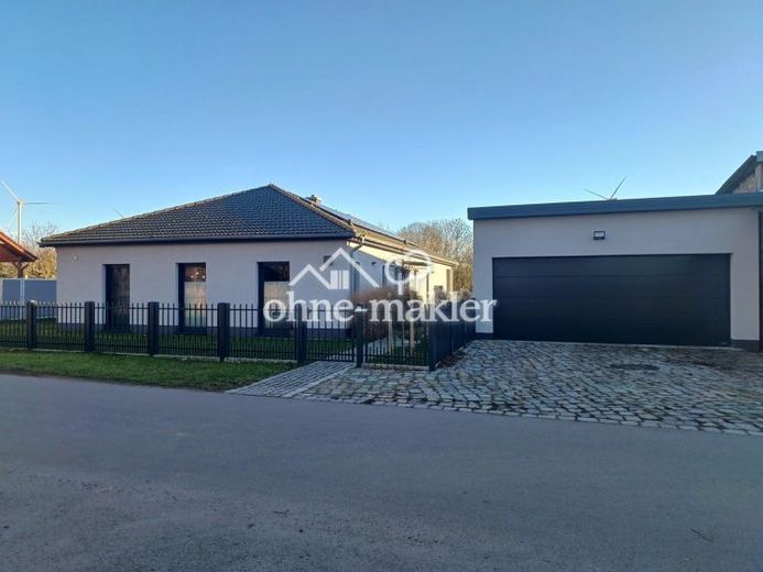 Exclusieve eengezinswoning met parkachtige tuin, hoge mate van zelfvoorziening – Foto 1