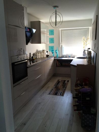 Geschmackvolle Wohnung mit großer Terasse – Küche
