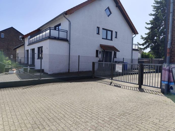 Privatverkauf - Mehrgenerationenhaus mit potential in Düren - Lendersdorf – Foto 2