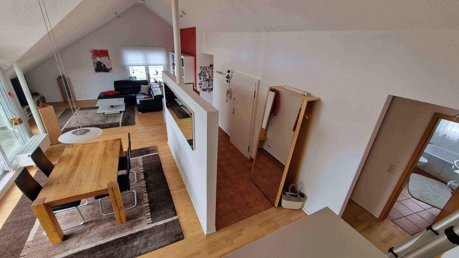 Gepflegte 3 1/2-Zimmer-DG-Wohnung mit gehobener Ausstattung und EBK in Rutesheim - provisionsfrei! – Blick von der Empore