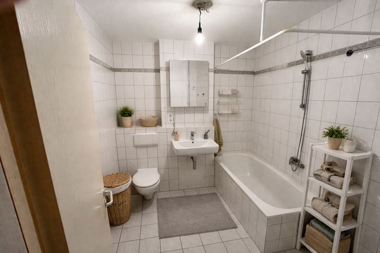 Badezimmer möbl. Beispiel