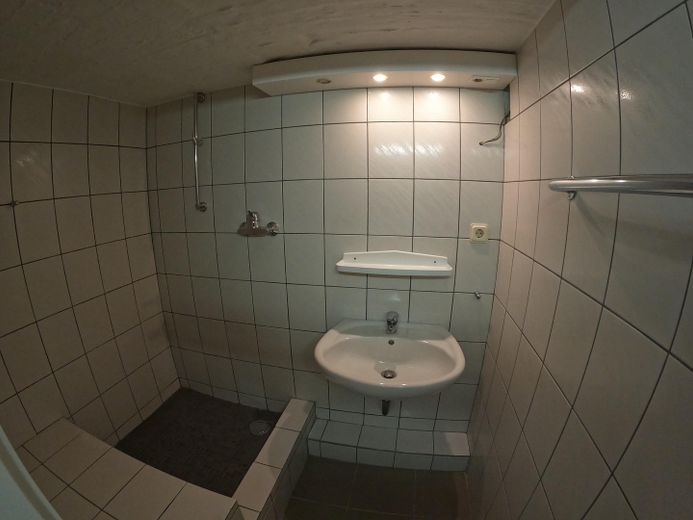 Gepflegte Doppelhaushälfte in Duisburg-Bergheim – Bad Keller