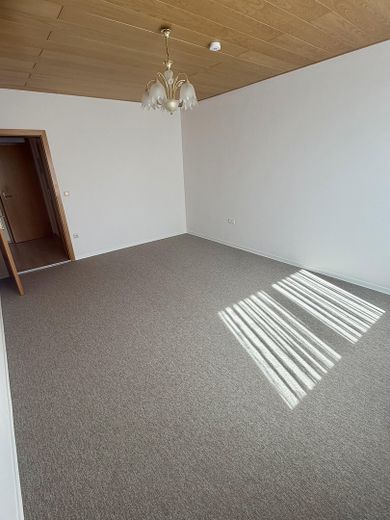 Helle 3,5-Zimmer-Wohnung mit Südbalkon – komfortables Zuhause am Stadtrand von Regensburg – Schlafzimmer