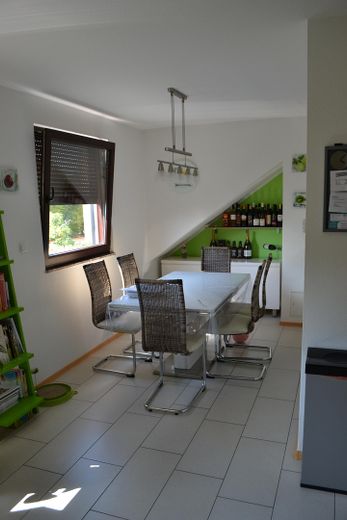 Doppelhaushälfte / Mehrgenerationenhaus / Mehrfamilienhaus / Haus – DG Küche