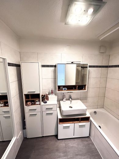 3,5-Zimmer Wohnung (1. Stock) mit Garten u. Garage - Mannheim-Vogelstang – Bad
