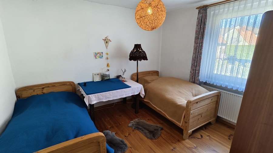 Eldingen - Verborgene Perle: Einfamilienhaus + Garten + Obstbäume - wer erweckt mich zu neuem Leben – EG Schlafzimmer