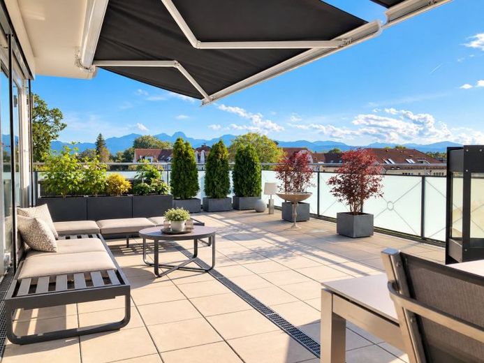 Modernes sonniges Penthouse mit großer Dachterrasse, Lift, TG, Alpenblick – Foto 1