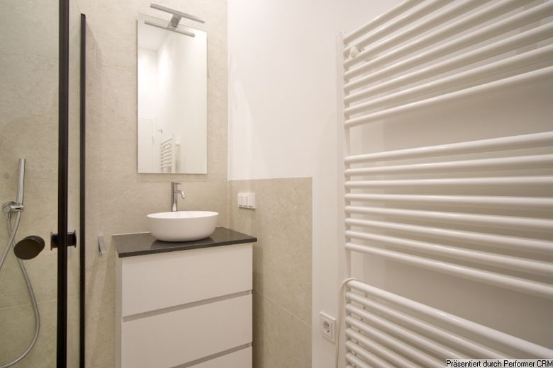 Mobilyalı daire, küçük balkonlu ve Ren manzaralı, tam donanımlı, W-LAN ve temizlik dahil – be43ad6a68128b3c58ffc2b3b46cfc0740bb24bd.jpg