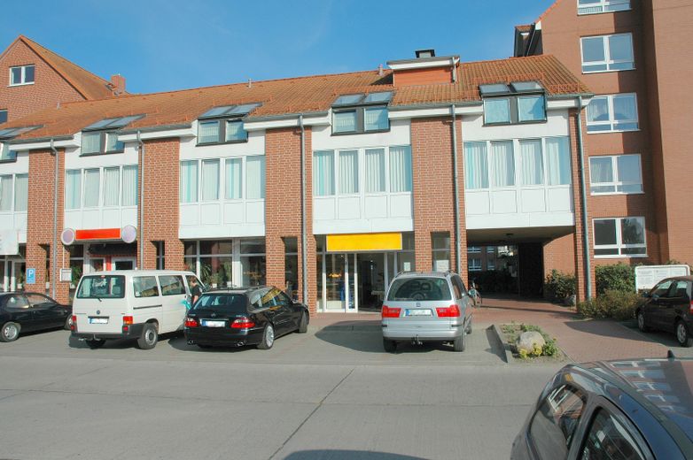 Modernisiertes Haus in einer Wohnanlage inkl. Praxisräume. Sehr gut für Investoren geeignet. – MODERN. PATIENTENFREUNDLICH.  