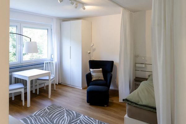 Möbliertes Zimmer auf Zeit in Berufstätigen-WG