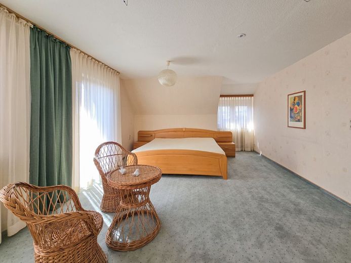 Schlafzimmer mit Ankleide