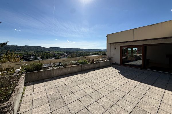 4 Zimmer mit Aussicht – Terrasse, Wärmepumpe, Garage und Stellplatz inklusive