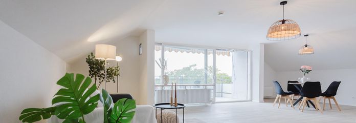 Frisch renovierte und bezugsfertige 3-Zimmerwohnung inkl. Parkplatz und mega Aussicht – Wohnbereich