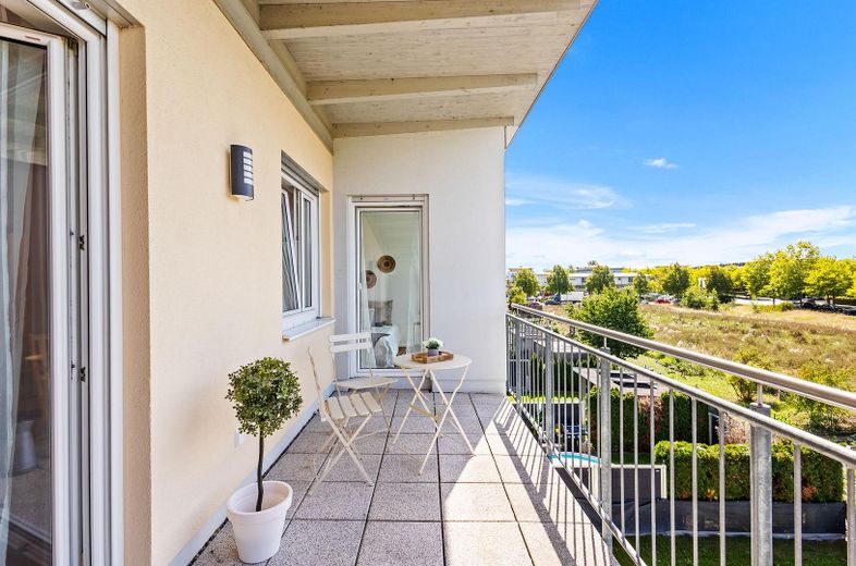 Emménagez et sentez-vous chez vous - Appartement moderne de 2 pièces, libre immédiatement – Sonnenverwöhnter Balkon