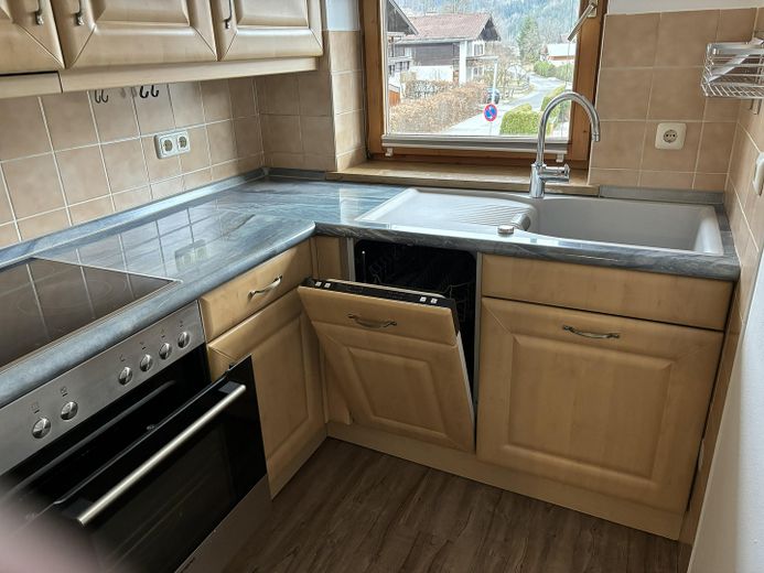 Charmante 3 Zimmer Wohnung – Küche mit 45er Spülmaschine