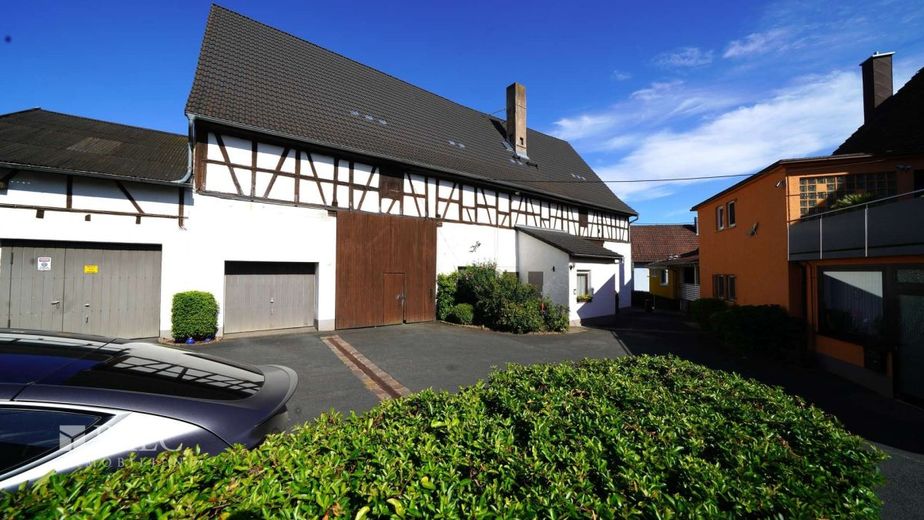 Mit Charme und Scheune - FALC Immobilien Heilbronn – Mehrstöckige Scheune