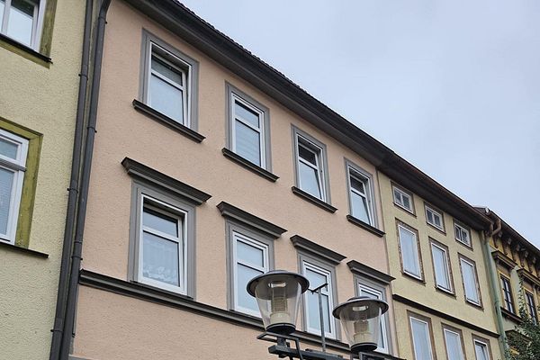 Edificio residenziale e commerciale completamente ristrutturato