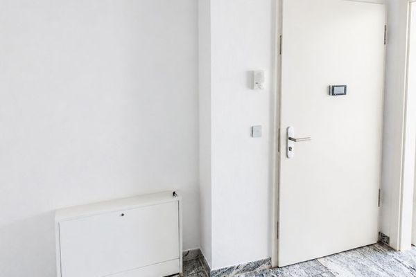 AVAILABLE IMMEDIATELY! More than an apartment: penthouse feel with a large roof terrace and high-quality finishes.