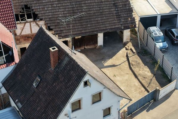 Ideales Sanierungsobjekt mit Nebengebäude auf ca. 437 m² Grundstück