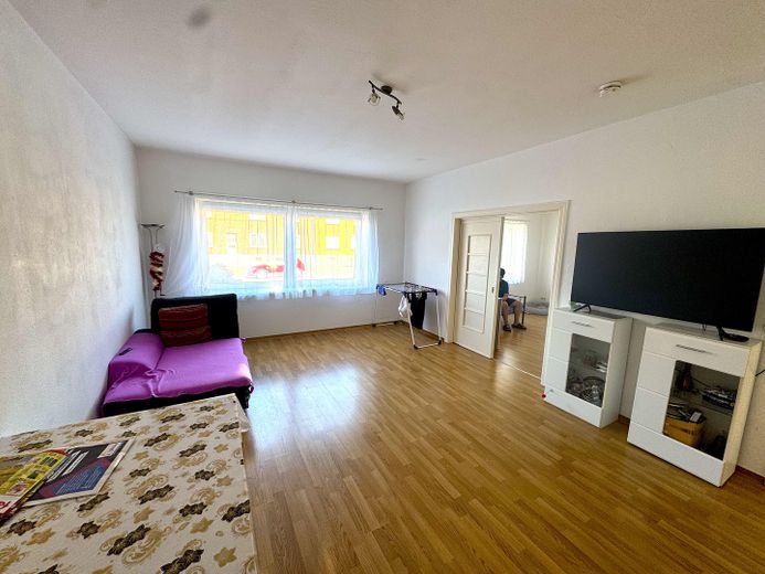 Geräumige 4-Zimmer-Wohnung in Flensburg-Mürwik – Wohn-/Esszimmer mit Schiebetür