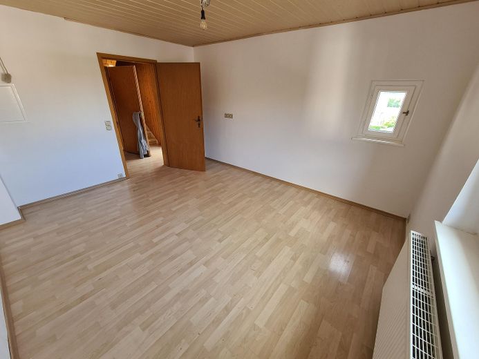Attractive semi-detached house with two residential units and a large garden – OG Wohnküche