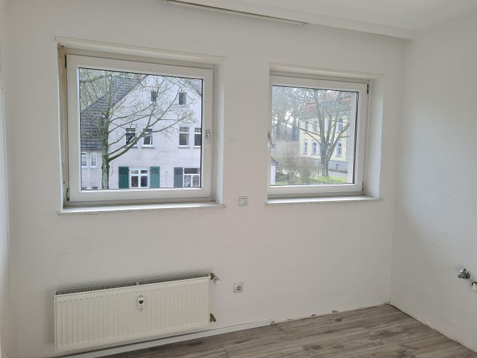 Ruhiges Wohnen, stadtnah in Ge-Buer mit Balkon, Terrasse & Garten – Beisp. Küche Nachbarwohnung