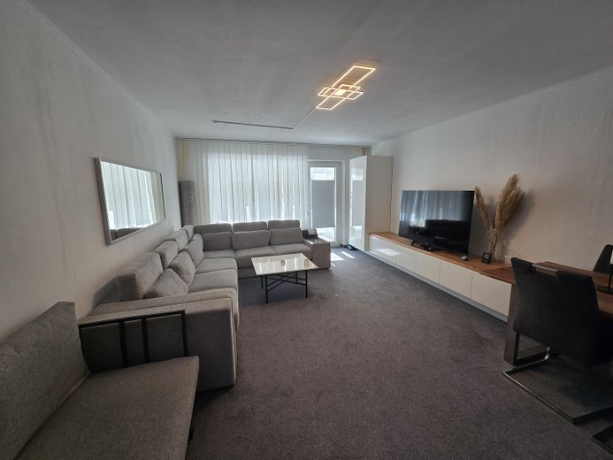 Appartement mit Wintergarten in Langenfeld-Zentrum – Wohn-/Schlafzimmer